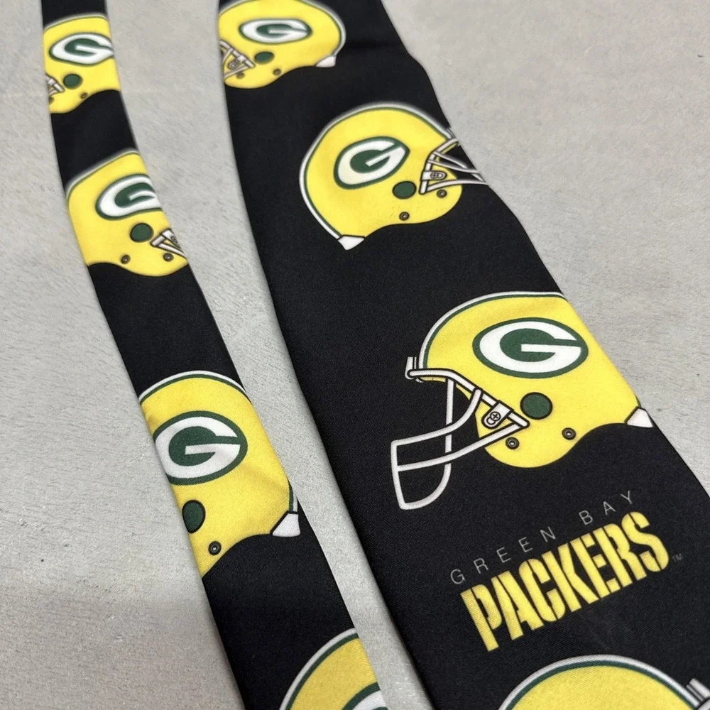 Vintage 1996 Green Bay Packers‎ Necktie - Green Bay Packers Helmets